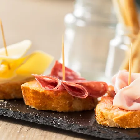 Express - Centre Hotel 3*